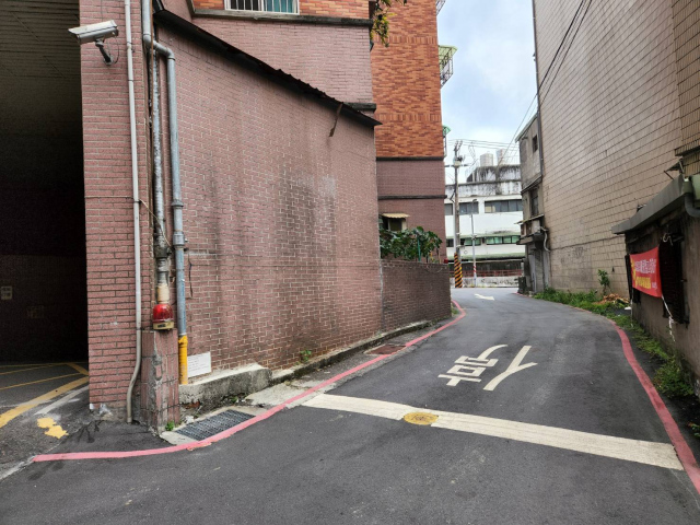 社區一樓外牆廣告