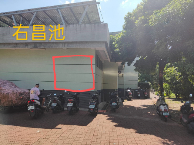 高雄市右昌游泳池戶外牆面廣告