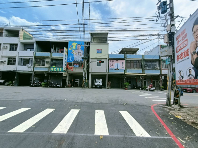 橋頭市中心廣告牆